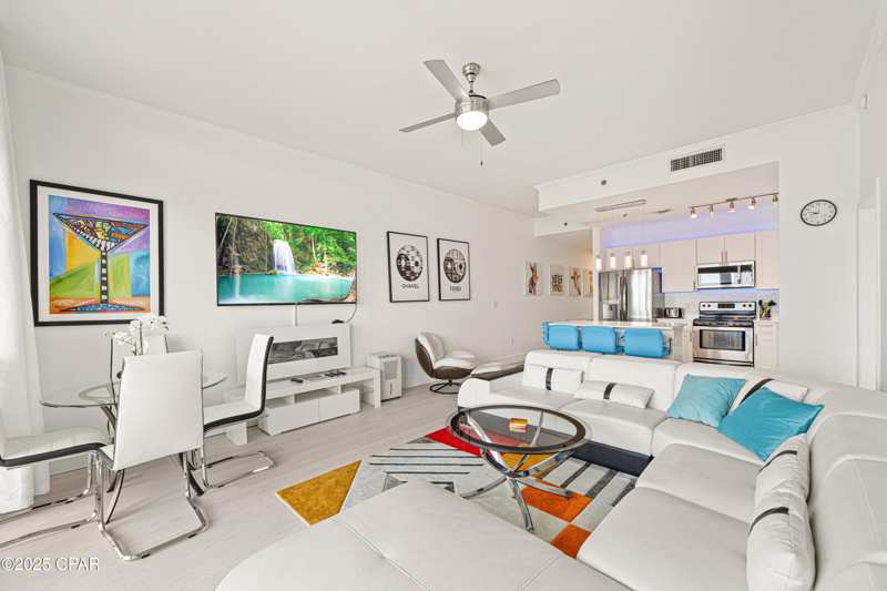 3 bedroom Condominium at 9902 S Thomas Drive 2028, Laketown Wharf, Panama City — photo 1