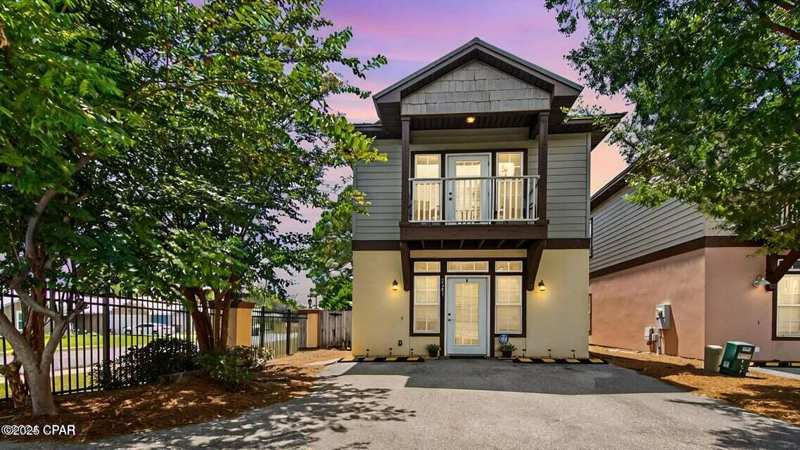 3 bedroom SingleFamilyResidence at 2201 Brooke Street, Mimosa Place, Panama City — photo 1