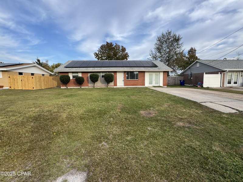 5 bedroom SingleFamilyResidence at 1912 Chestnut Avenue, Hentz 1st Add Unit B, Panama City — photo 1