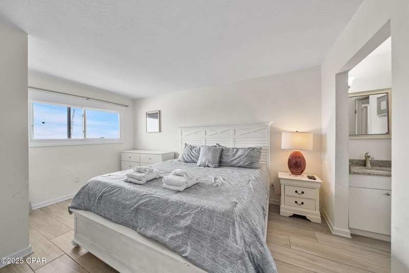 1 bedroom Condominium at 8743 Thomas Drive 1207, Summit, Panama City Beach — photo 1