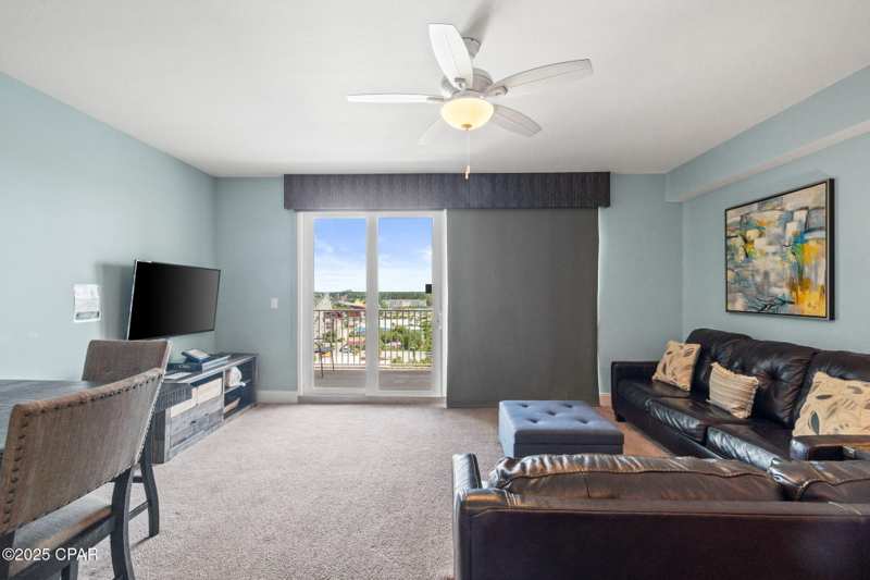 1 bedroom Condominium at 9902 S Thomas Drive 936, Laketown Wharf, Panama City — photo 1