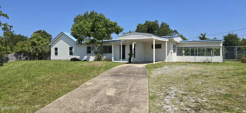3 bedroom SingleFamilyResidence at 109 Concord Circle, Forest Park, Panama City — photo 1