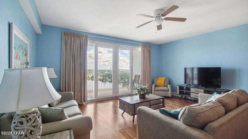 1 bedroom Condominium at 9902 S Thomas Drive 1237, Laketown Wharf, Panama City — photo 1