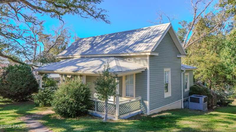 2 bedroom SingleFamilyResidence at 4404 Broad Street, Peyton Addition, Marianna — photo 1