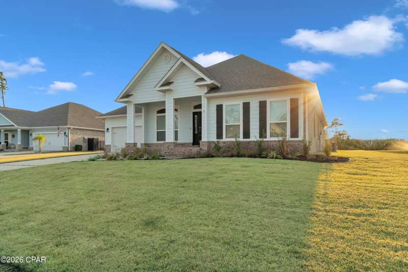 5 bedroom SingleFamilyResidence at 133 Talbot Street, Fanning Bayou, Southport — photo 1