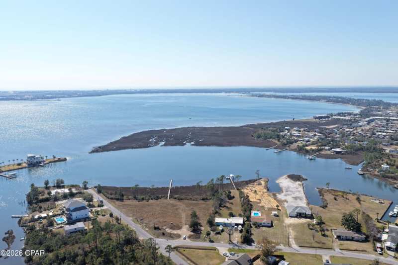 4 bedroom SingleFamilyResidence at 1434 W Park Lane, East Bay Park, Panama City — photo 1