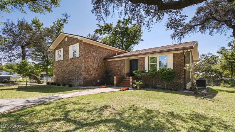 3 bedroom SingleFamilyResidence at 4403 Bluewater Drive, Deerpoint Estates, Panama City — photo 1