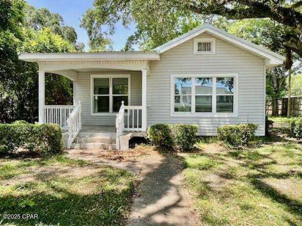 2 bedroom SingleFamilyResidence at 1038 E 8th Avenue, Eastview Addition, Graceville — photo 1