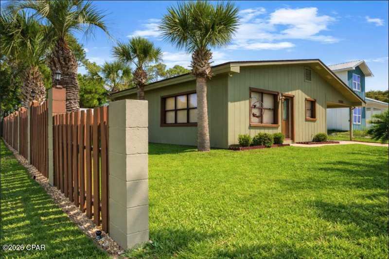 2 bedroom SingleFamilyResidence at 17850 Lynn Street, Miramar Beach 1st, Panama City Beach — photo 1