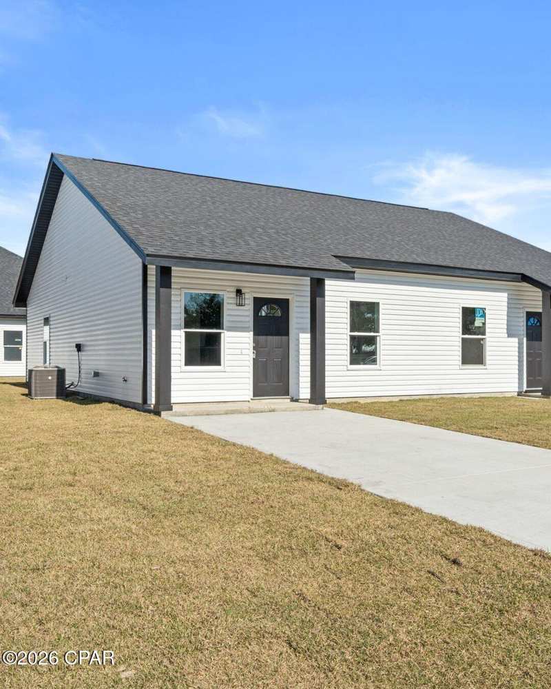 3 bedroom Attached at 3203 E 2nd Place, Springfield, Panama City — photo 1