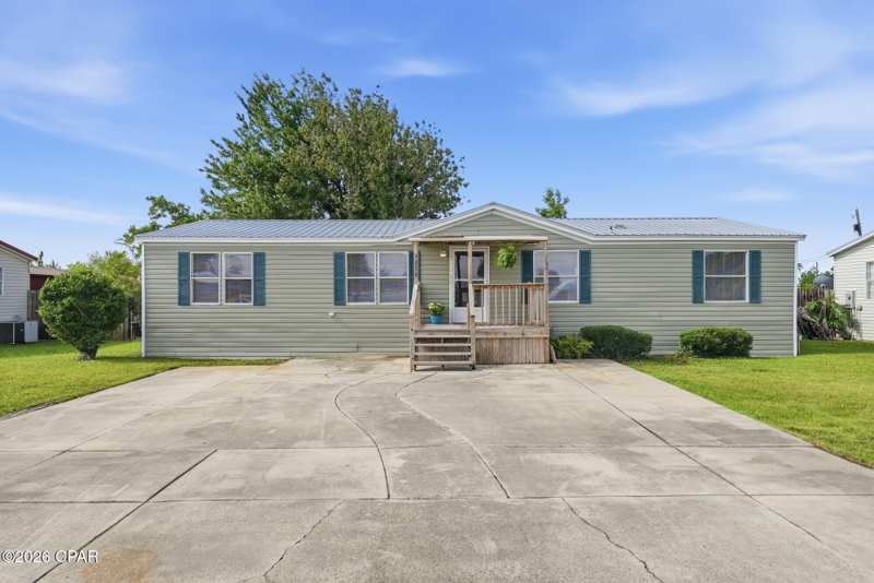 3 bedroom ManufacturedHome at 3214 Douglas Road, Hiland Heights, Panama City — photo 1