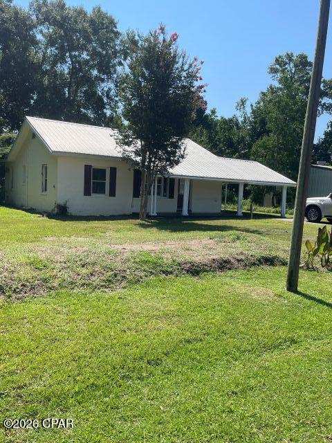 2 bedroom SingleFamilyResidence at 16875 NW Maple Street, Halley's Subdivision, Blountstown — photo 1