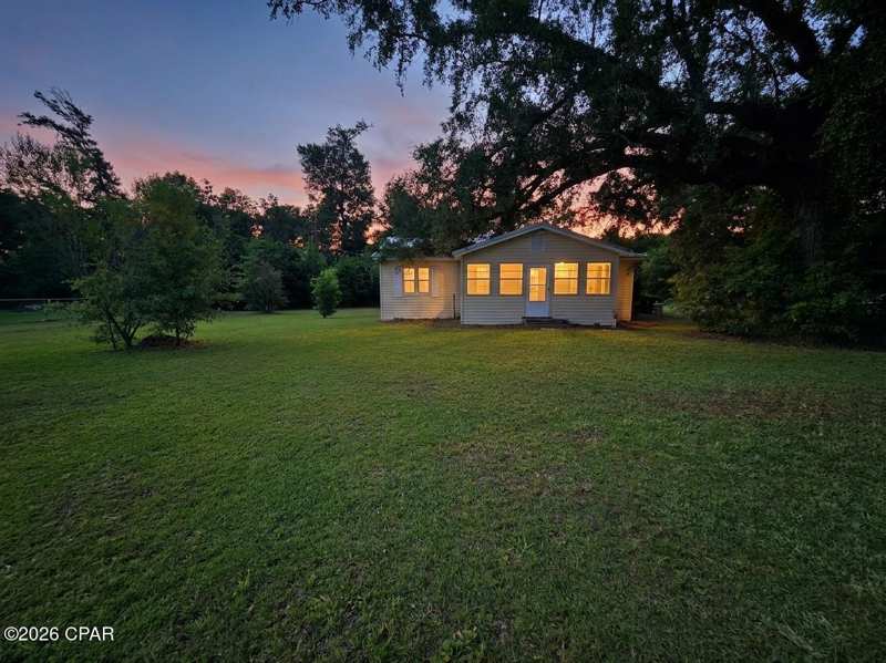 3 bedroom SingleFamilyResidence at 6915 Oak Street, Grand Ridge, Grand Ridge — photo 1