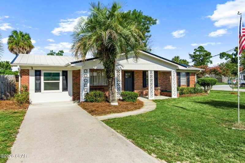 3 bedroom SingleFamilyResidence at 2805 Airport Road, St And Bay Dev Co, Panama City — photo 1