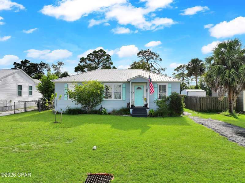 3 bedroom SingleFamilyResidence at 1608 Long Avenue, City Of Port St Joe, Port St Joe — photo 1