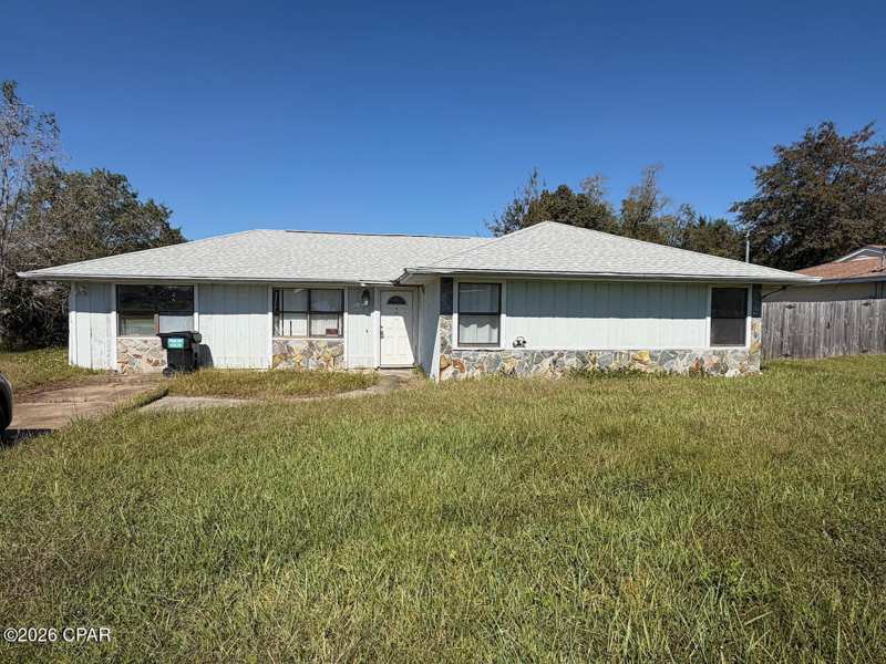 4 bedroom SingleFamilyResidence at 917 Kevin Court, Towne & Country Lake Estates, Panama City — photo 1