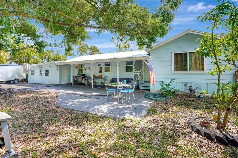 3 bedroom SingleFamilyResidence at 2153 Twin Brooks Rd, North Fort Myers, North Fort Myers — photo 1