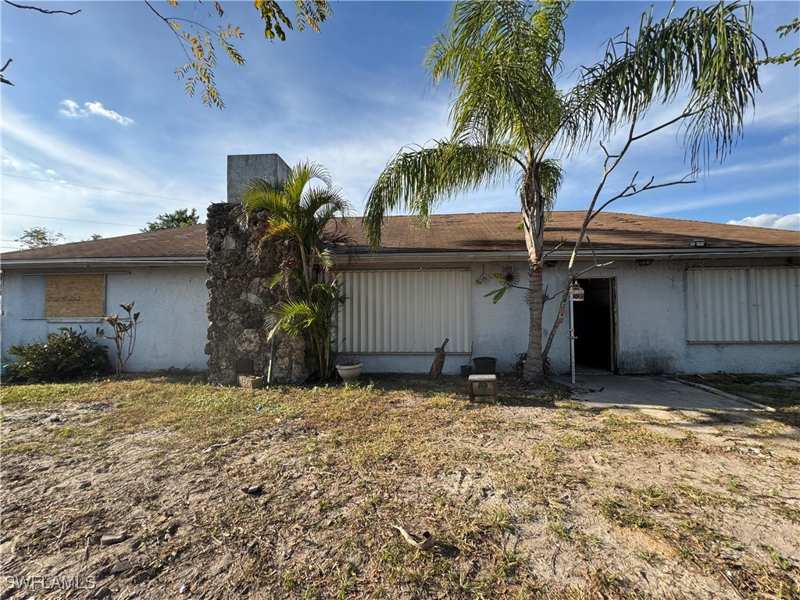 3 bedroom ManufacturedHome at 8306 Suncoast Dr, North Fort Myers, North Fort Myers — photo 1