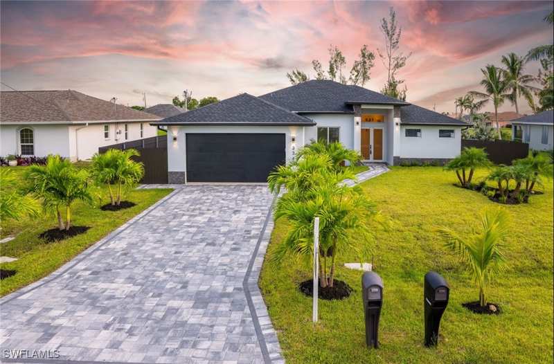 4 bedroom SingleFamilyResidence at 334 SW 21st Ter, Cape Coral, Cape Coral — photo 1