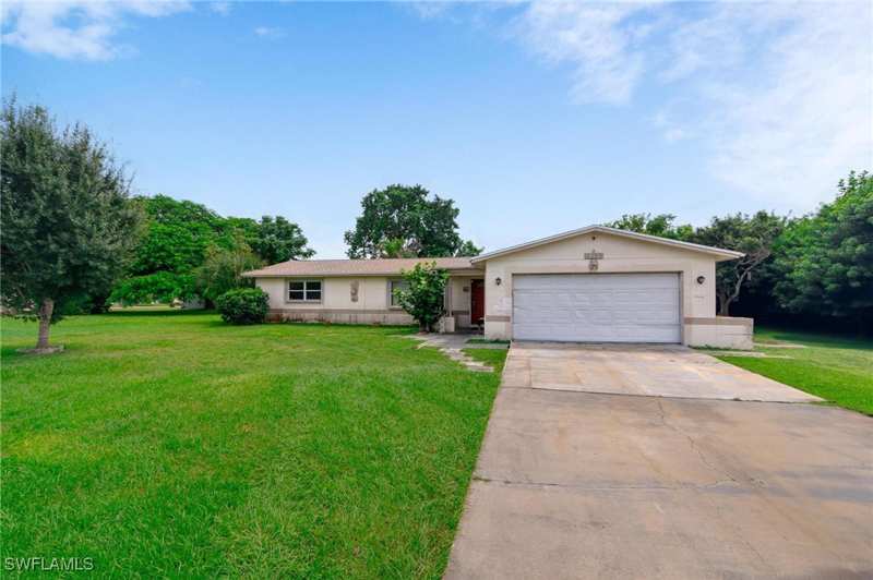 3 bedroom SingleFamilyResidence at 1208 Barnsdale St, Wedgewood, Lehigh Acres — photo 1