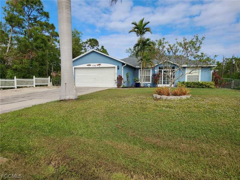 3 bedroom SingleFamilyResidence at 3790 Tangelo Dr, Pine Island Tropical Homesites, St James City — photo 1