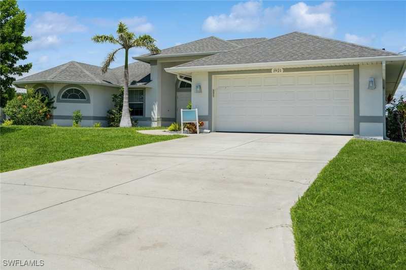 4 bedroom SingleFamilyResidence at 1921 SE 12th St, Cape Coral, Cape Coral — photo 1