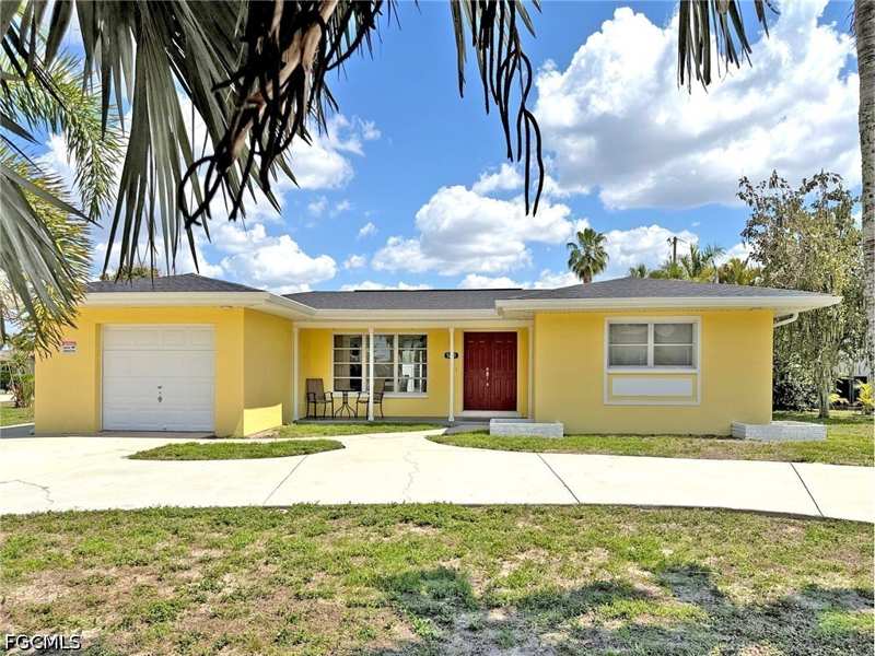 2 bedroom SingleFamilyResidence at 5201 Pocatella Ct, Cape Coral, Cape Coral — photo 1