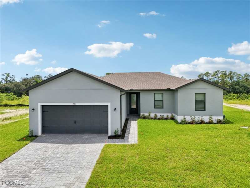 3 bedroom SingleFamilyResidence at 923 Admiral Bull Halsey Ave, Labelle, Labelle — photo 1