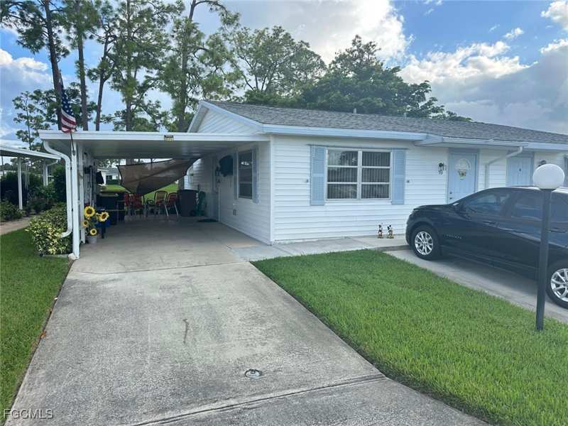 2 bedroom Detached at 19 Pinewood Blvd, Pinewood Condominium, Lehigh Acres — photo 1