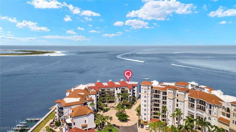 2 bedroom Condominium at 625 La Peninsula Blvd 625, La Peninsula, Naples — photo 1