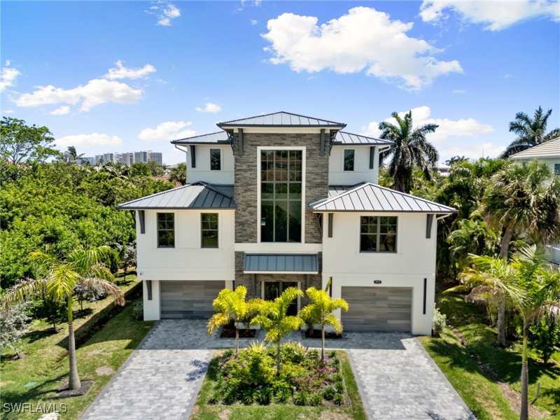4 bedroom SingleFamilyResidence at 375 Periwinkle Ct, Hideaway Beach, Marco Island — photo 1