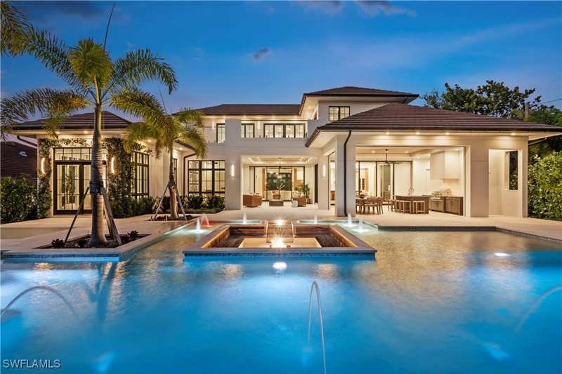 6 bedroom SingleFamilyResidence at 626 S Golf Dr, Olde Naples, Naples — photo 1