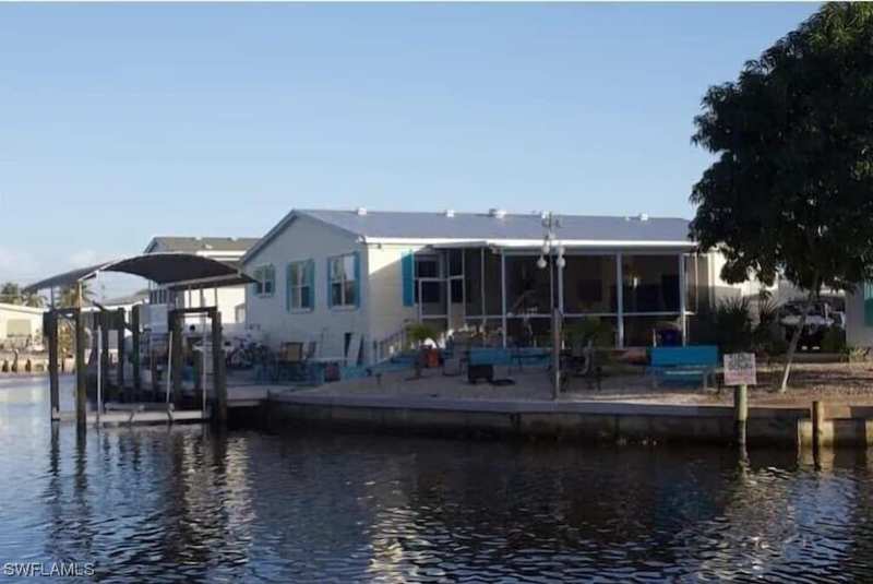 3 bedroom ManufacturedHome at 3140 Binnacle Ln, St James City, St James City — photo 1