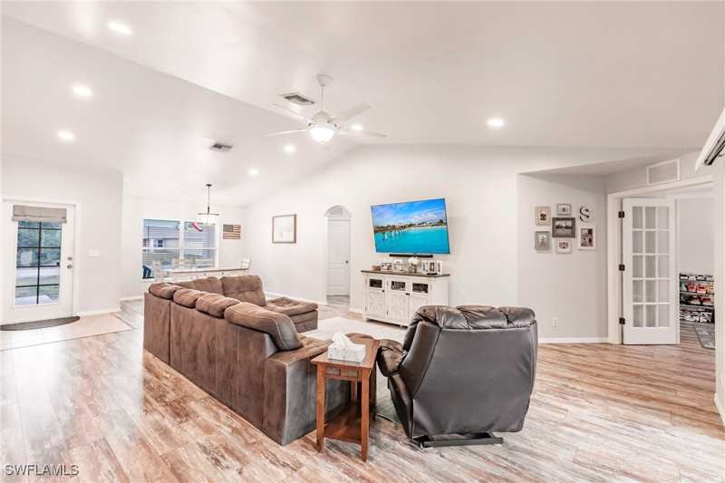 3 bedroom SingleFamilyResidence at 324 Parkdale Blvd, Mirror Lakes, Lehigh Acres — photo 1