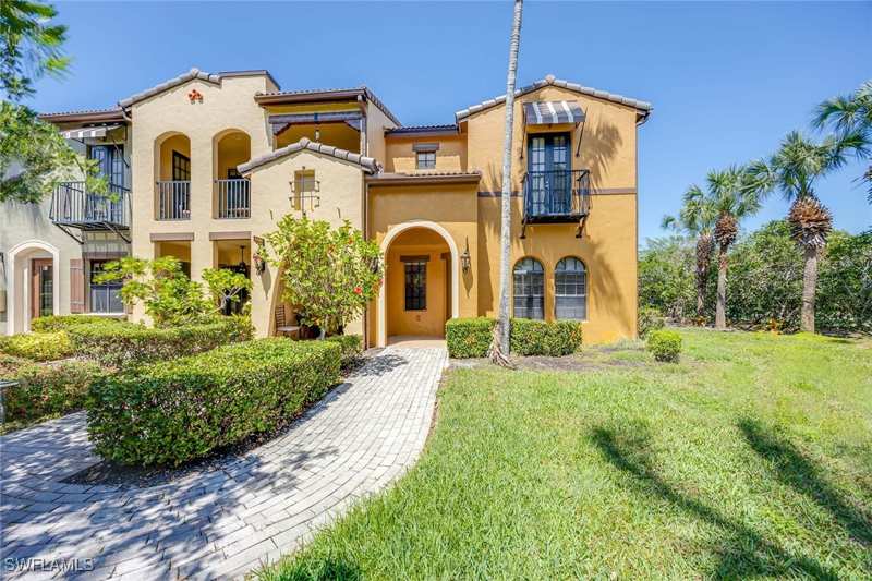 3 bedroom Townhouse at 9134 Chula Vista St 125, Ole, Naples — photo 1