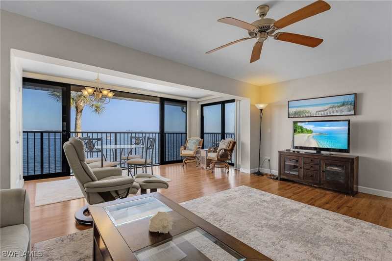 1 bedroom Condominium at 760 Sextant Dr 612, Mariner Pointe Condo, Sanibel — photo 1