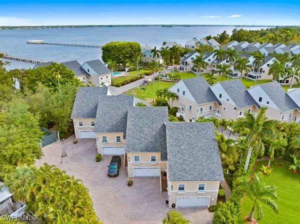 3 bedroom Townhouse at 819 James St, The River, Fort Myers — photo 1