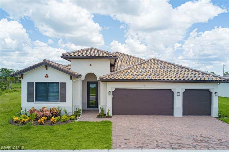 4 bedroom SingleFamilyResidence at 5026 Ofanto Ln, Maple Ridge, Ave Maria — photo 1