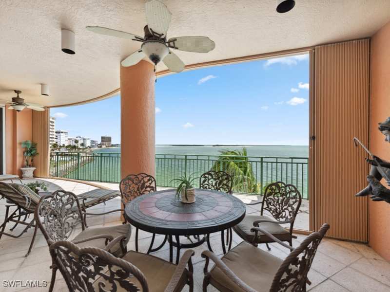 3 bedroom Condominium at 970 Cape Marco Dr 402, Belize, Marco Island — photo 1