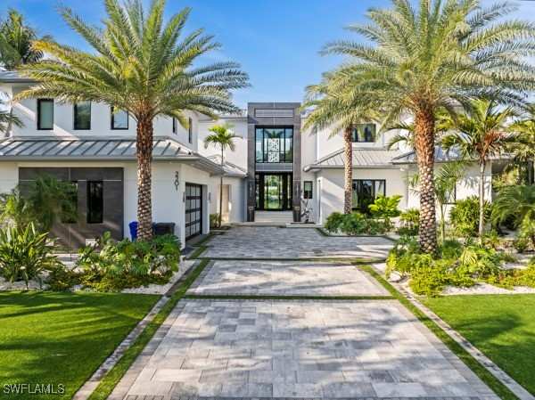 4 bedroom SingleFamilyResidence at 2201 Shad Ct, Royal Harbor, Naples — photo 1