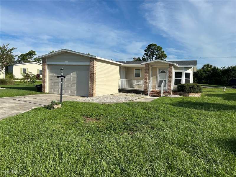 2 bedroom ManufacturedHome at 19867 Eagle Trace Ct, Pine Lakes Country Club, North Fort Myers — photo 1