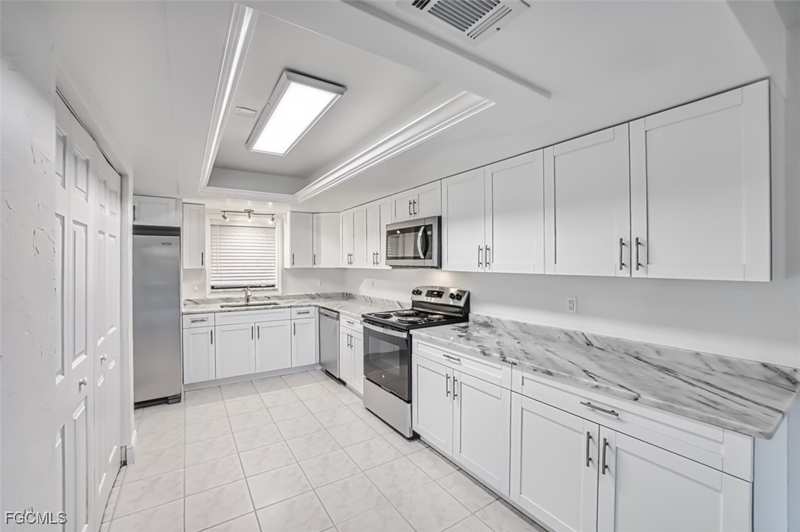 2 bedroom Condominium at 10022 Oxfordshire Ln 105, Forest Village, Fort Myers — photo 1