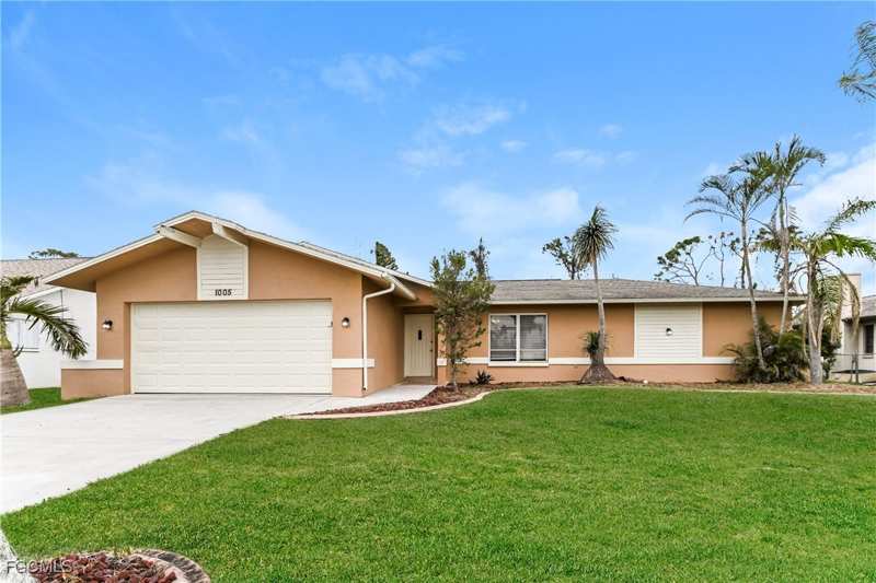 3 bedroom SingleFamilyResidence at 1005 SW 22nd Ter, Cape Coral, Cape Coral — photo 1