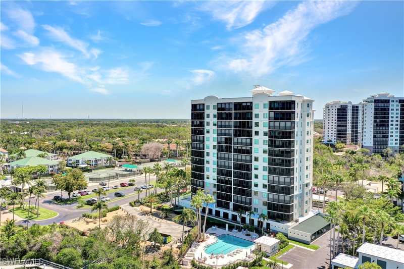 3 bedroom Condominium at 430 Cove Tower Dr 403, Aruba At Cove Towers, Naples — photo 1