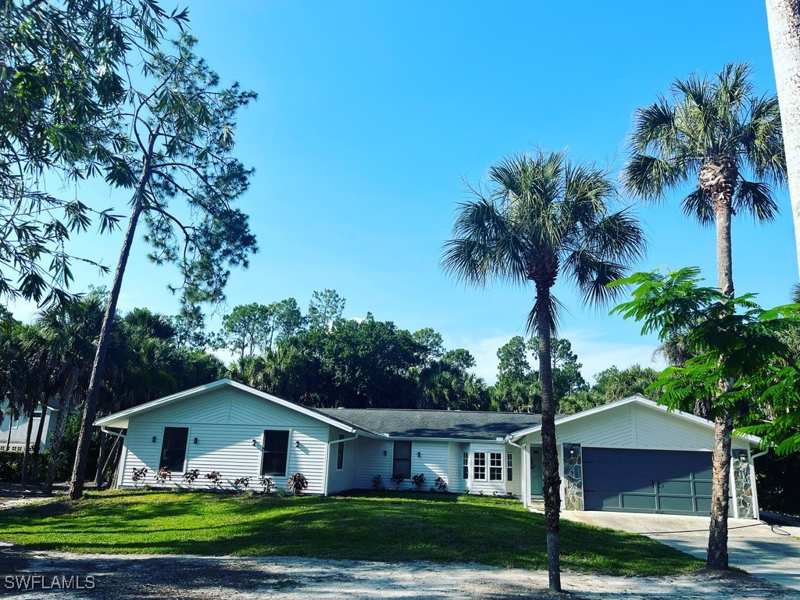 5 bedroom SingleFamilyResidence at 6060 Golden Oaks Ln, Oakes Estates, Naples — photo 1