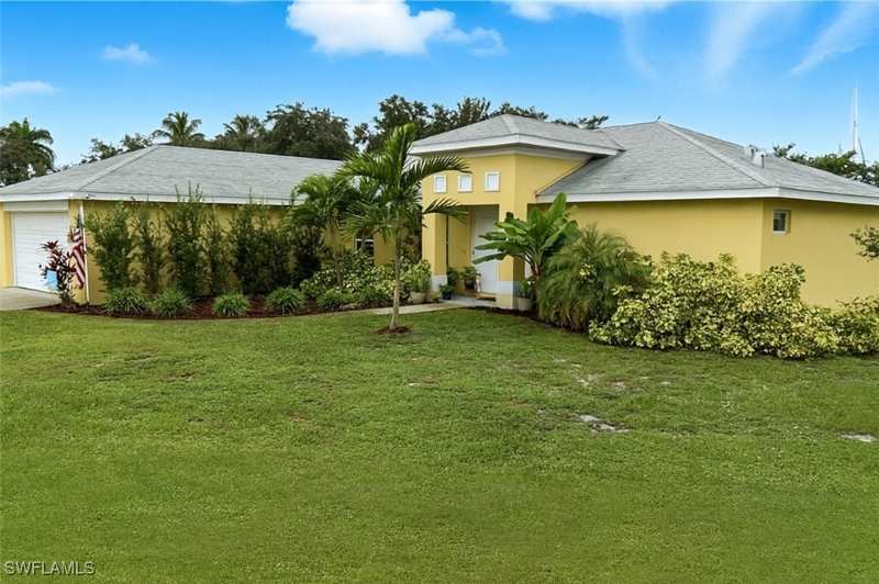 3 bedroom SingleFamilyResidence at 176 Venus Cay, The Cays, Naples — photo 1