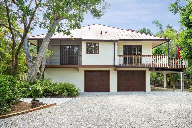 2 bedroom SingleFamilyResidence at 1345 Junonia St, Bayshore Village, Sanibel — photo 1