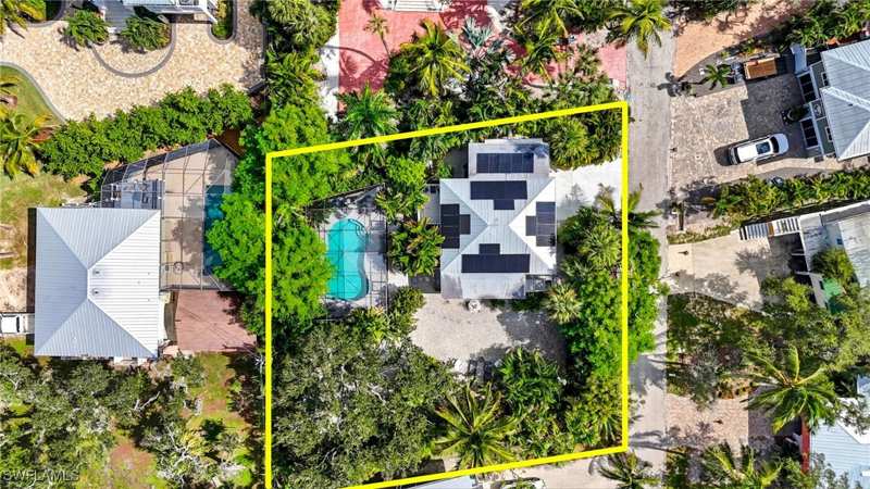 3 bedroom SingleFamilyResidence at 167 Coconut Dr, Gulf View Plaza, Fort Myers Beach — photo 1