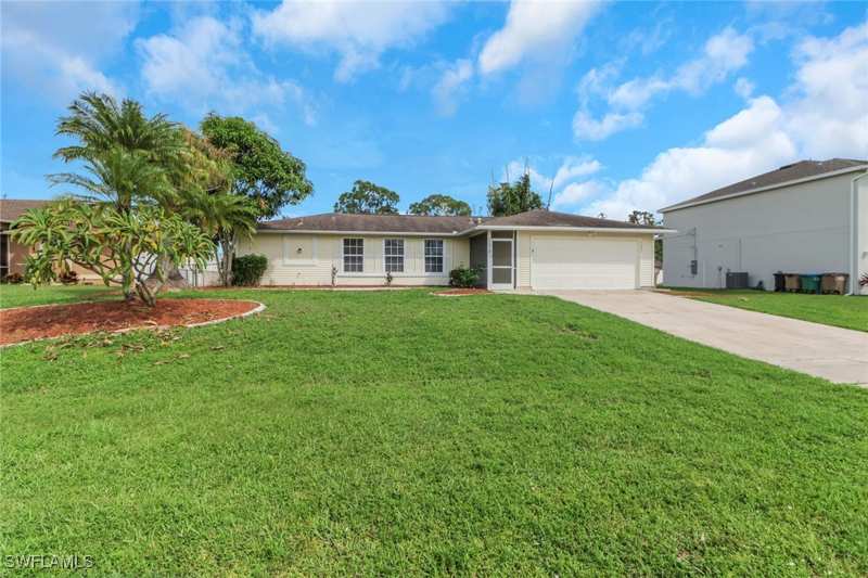 3 bedroom SingleFamilyResidence at 1121 SW 9th Ave, Cape Coral, Cape Coral — photo 1