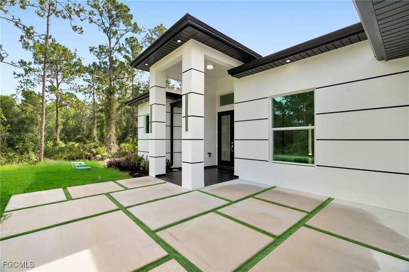 4 bedroom SingleFamilyResidence at 1019 Moore Ave, Lehigh Acres, Lehigh Acres — photo 1
